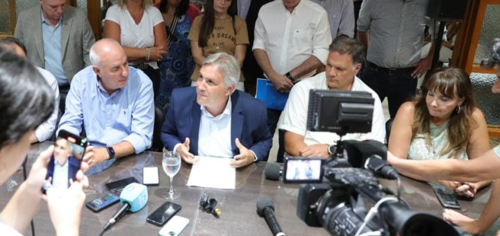 El mandatario cordobés se reunión con representantes de la producción para analizar la ley Ómnibus