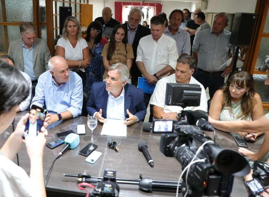 El mandatario cordobés se reunión con representantes de la producción para analizar la ley Ómnibus