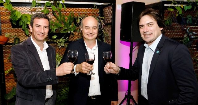 De Izq. q Der: Marcelo Federicci, Rubén Panella y Lucas Magnano (Gentileza Fecovita)